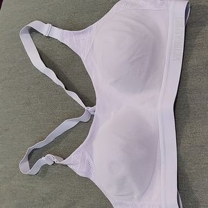 Victoria sport bra